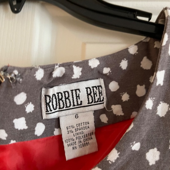 Dress - Picture 2 of 3